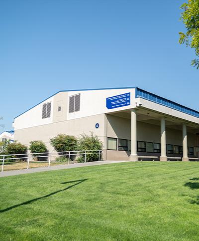 A Building at 网赌正规真人实体在线平台's Pasco campus